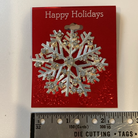 Large Snowflake Silver Crystal Pin Brooch 2” - Picture 4 of 5